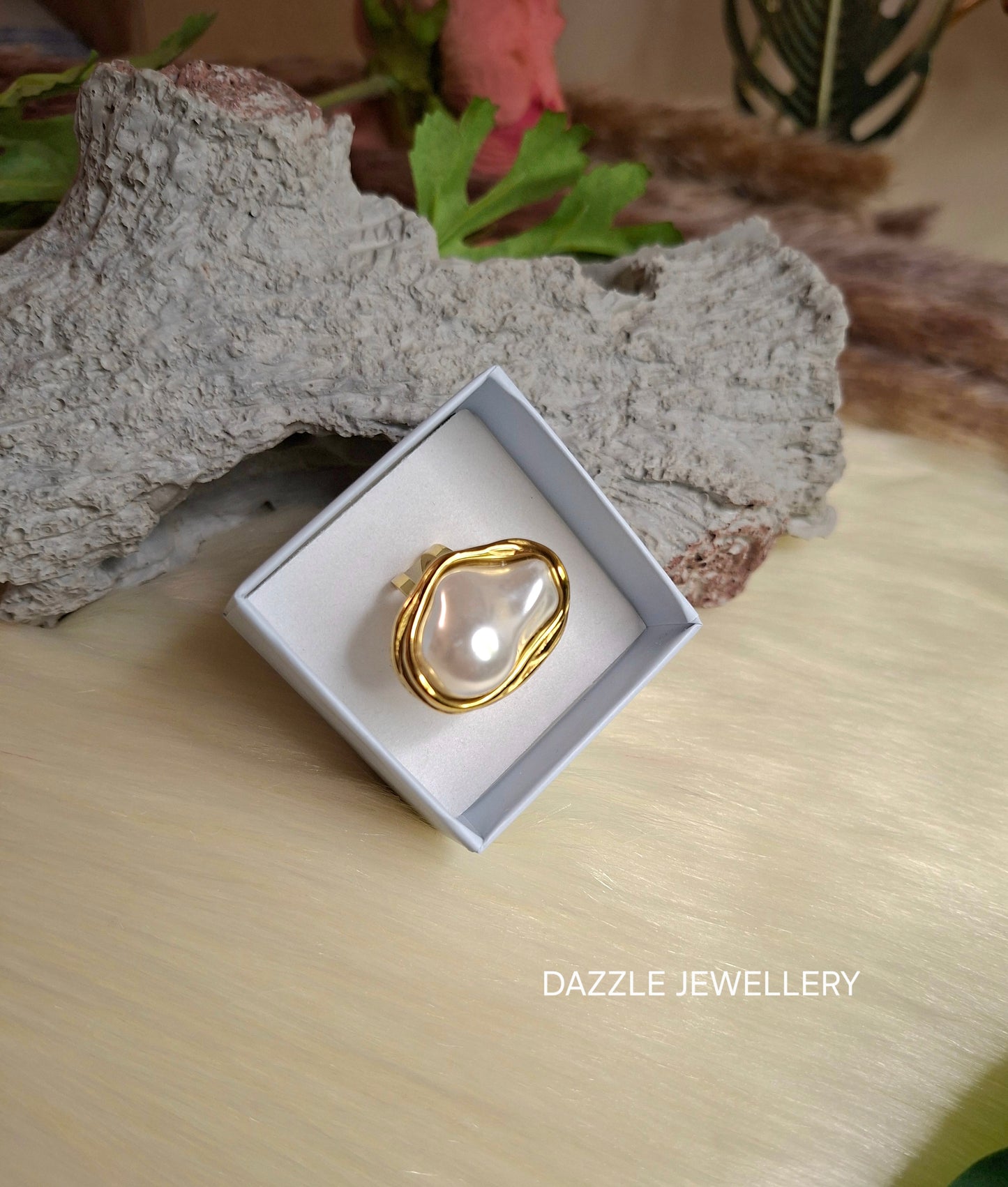 Golden Wave Pearl Ring