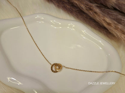 Eterni Twist Necklace