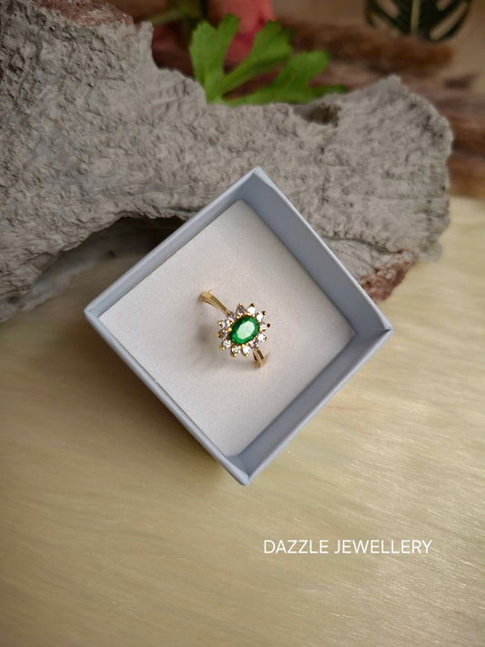 Emerald-green oval ring